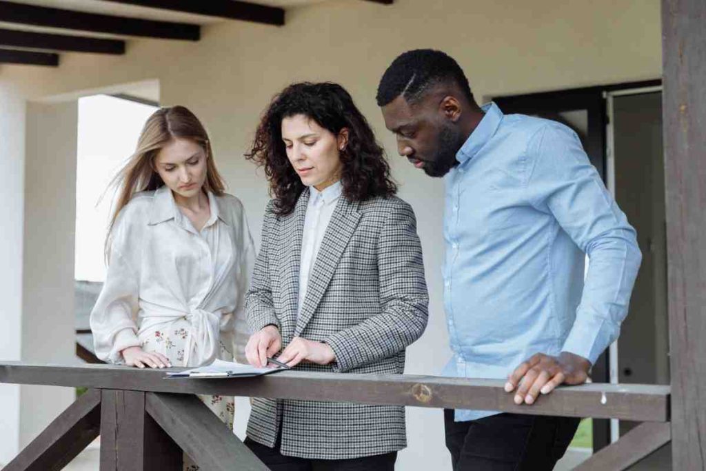 Specialist Home Loans Versus Traditional Bank Home Loans